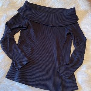 Banana Republic Y2K Style Off Shoulder Sweater size medium